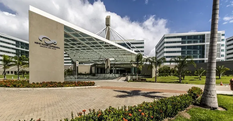 Fachada do Cond. Novo Mundo Empresarial, sede do escritório Henrique Silva Advocacia